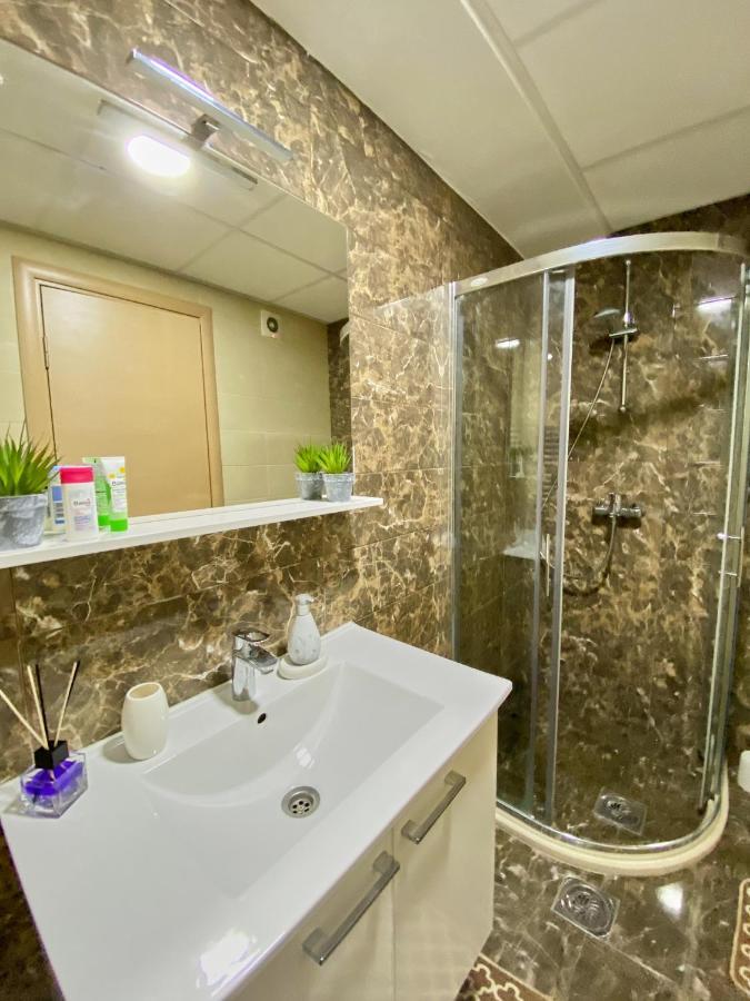 Stylish Apartment, Skopje Centre - Private Parking - Panoramic Views Luaran gambar