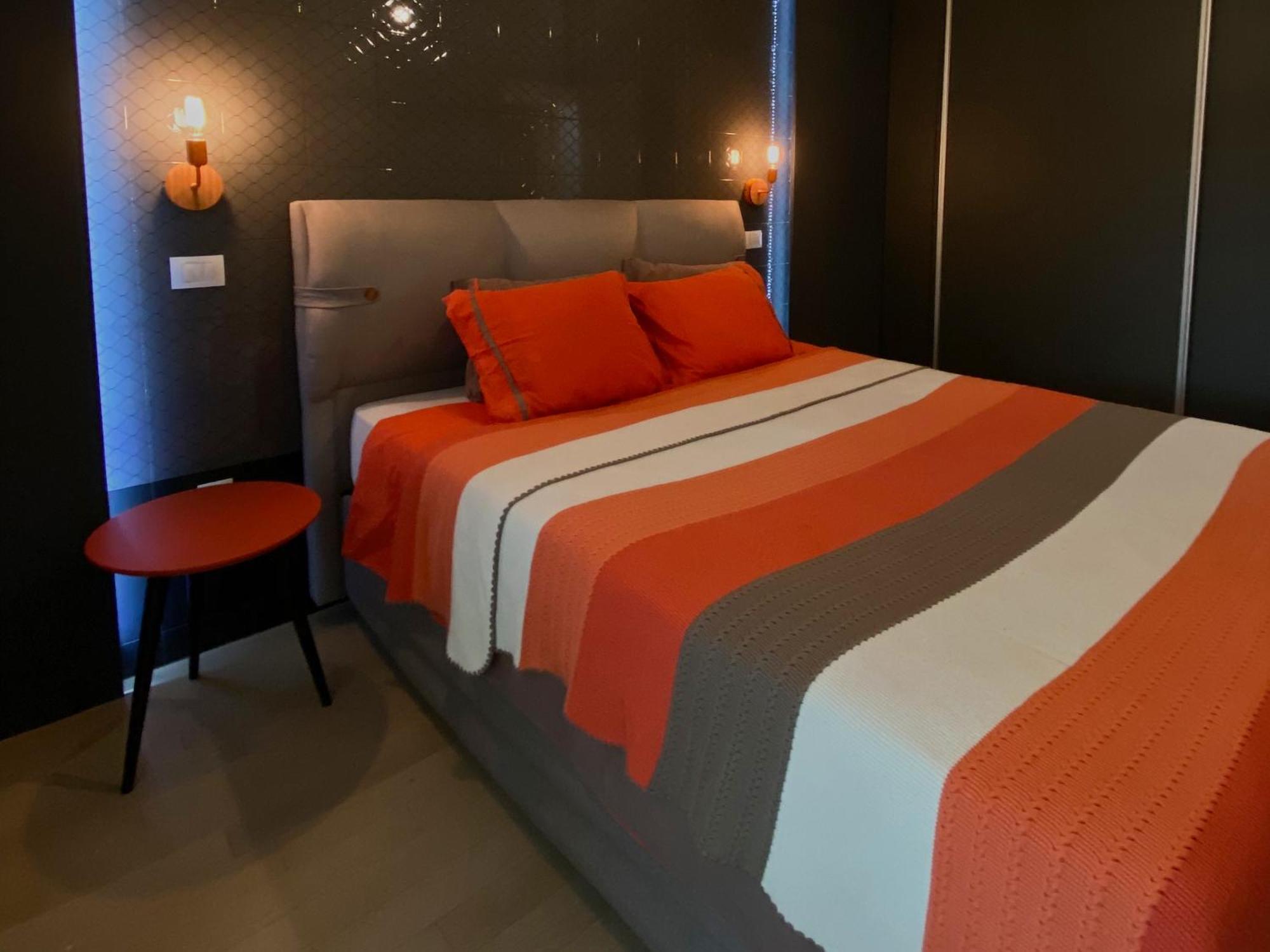 Stylish Apartment, Skopje Centre - Private Parking - Panoramic Views Luaran gambar